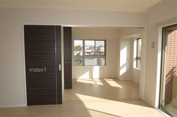 Living. The room is very bright space