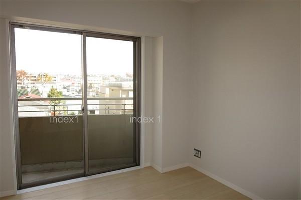 Non-living room. Western-style about 5 pledge will be out on the balcony