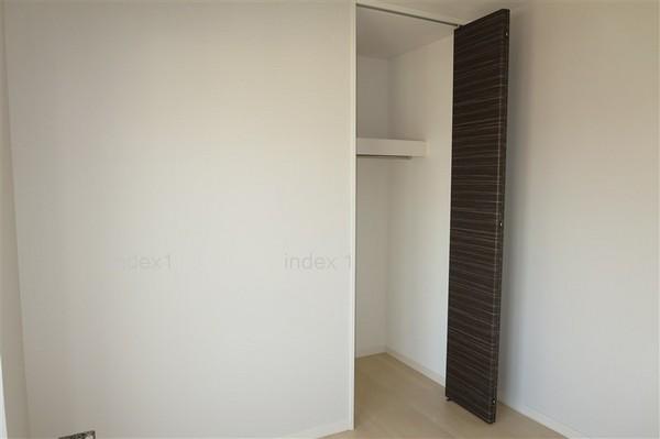 Receipt. Closet equipped