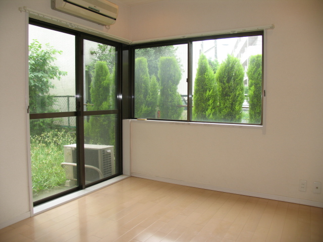 Other room space. ■ Other room photo (room image)