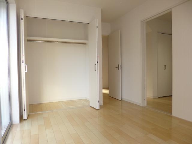 Non-living room. 1st floor ・ 6 Pledge