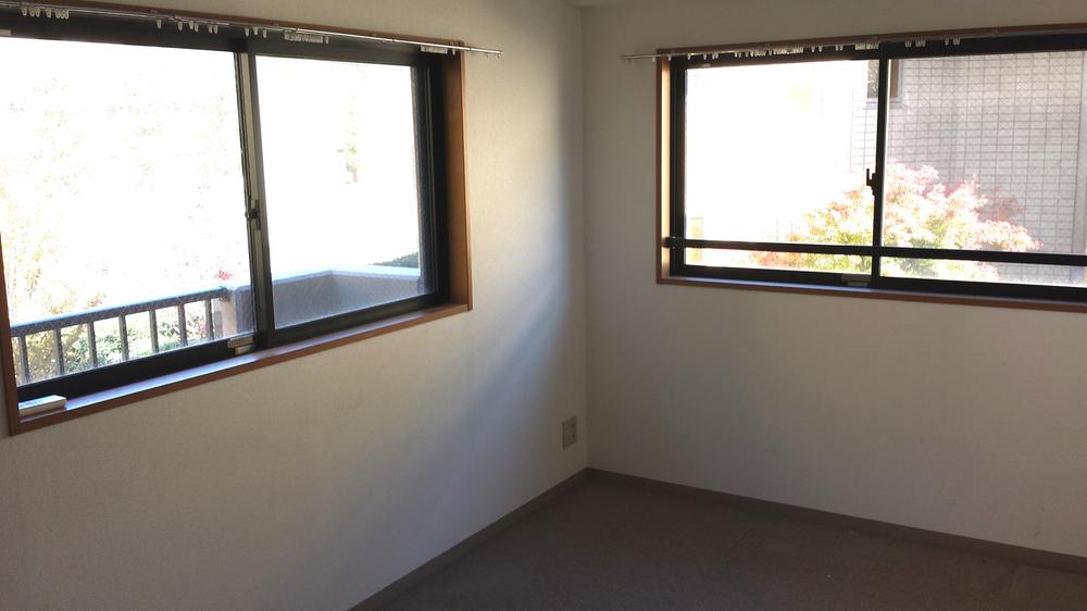 Non-living room. Indoor (11 May 2013) Shooting