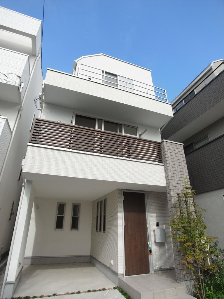 Local appearance photo. Local (10 May 2013) Shooting