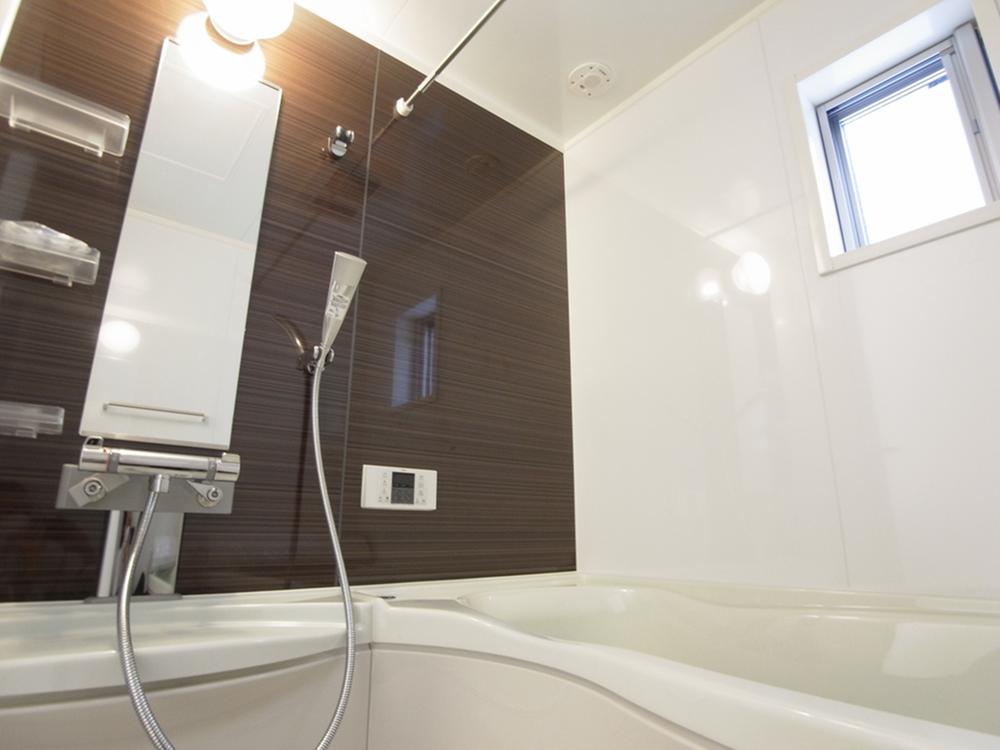 Bathroom. Local (10 May 2013) Shooting