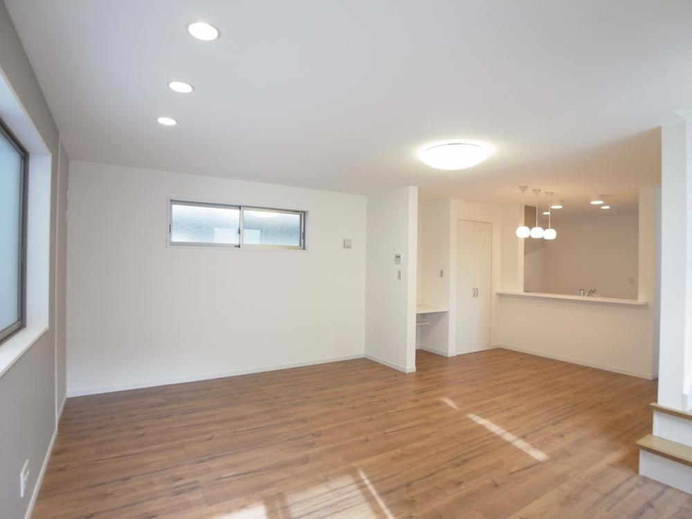 Living. Local (10 May 2013) Shooting