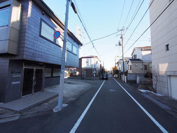 Local photos, including front road. Frontal road