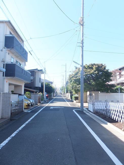 Local photos, including front road. Local (10 May 2013) Shooting