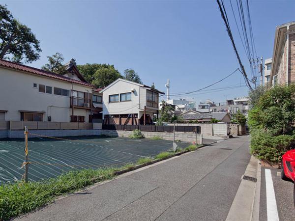 Local photos, including front road. Front road 2013 / 06 shooting