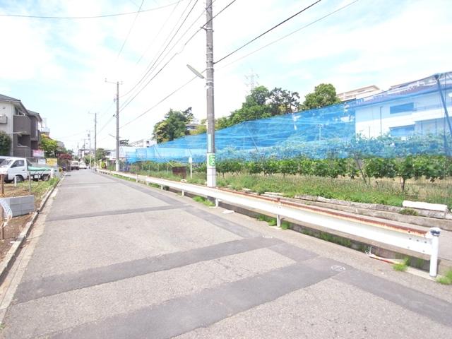 Local photos, including front road. Local (May 2013) Shooting