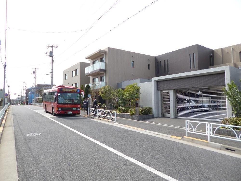 Local appearance photo. Local (10 May 2013) Shooting