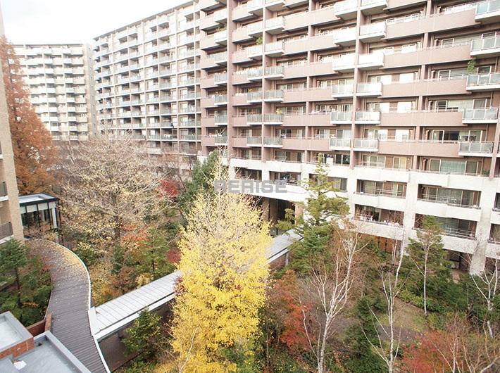 View photos from the dwelling unit. Overlook the green on-site from the common areas