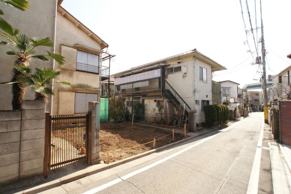 Local photos, including front road. Shimotakaido, 7 min walk. Green is a rich living environment. 