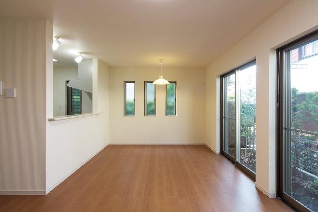 Living. 4 Building Living (July 2013) Shooting