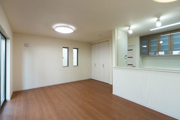 Living. 4 Building Living (July 2013) Shooting