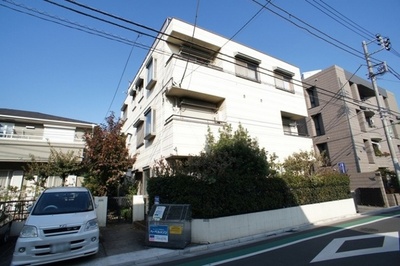 Building appearance. shopping ・ Access is convenient ☆