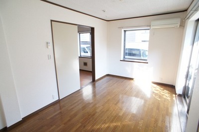 Living and room. Bright two-sided lighting Western-style ☆