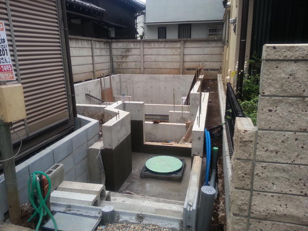 Local photos, including front road. Local (July 2013) Shooting