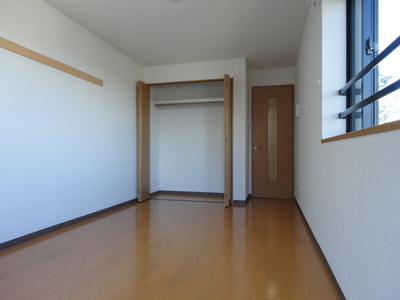 Living and room. ☆ Closet width 170 cm!
