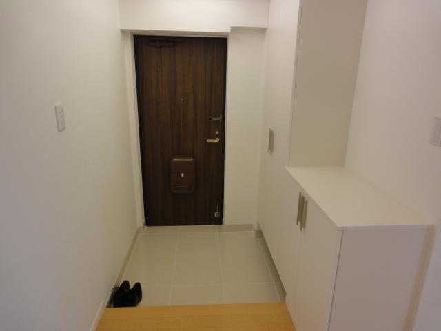 Entrance. Local (11 May 2013) Shooting