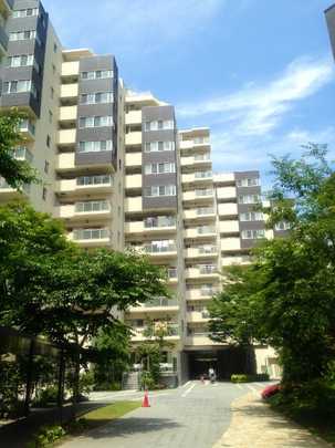 Local appearance photo. Terrace Building Building appearance