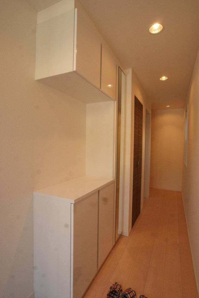 Same specifications photos (Other introspection). And clean production around the entrance at full storage capacity. (Example of construction)