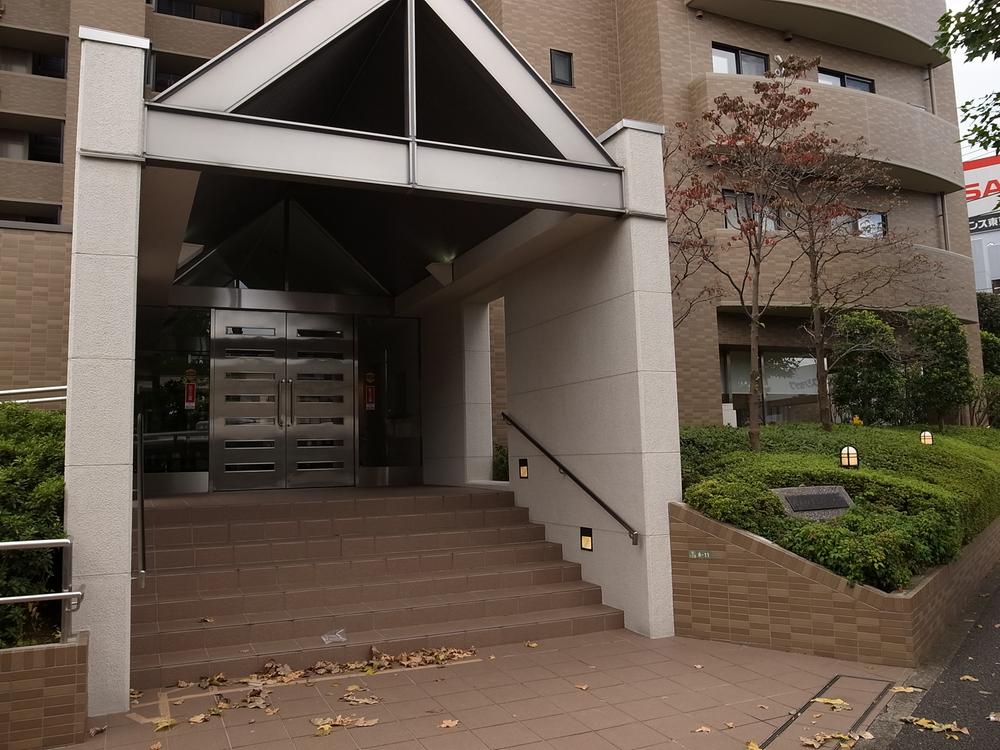 Entrance. Common area (November 2013) Shooting