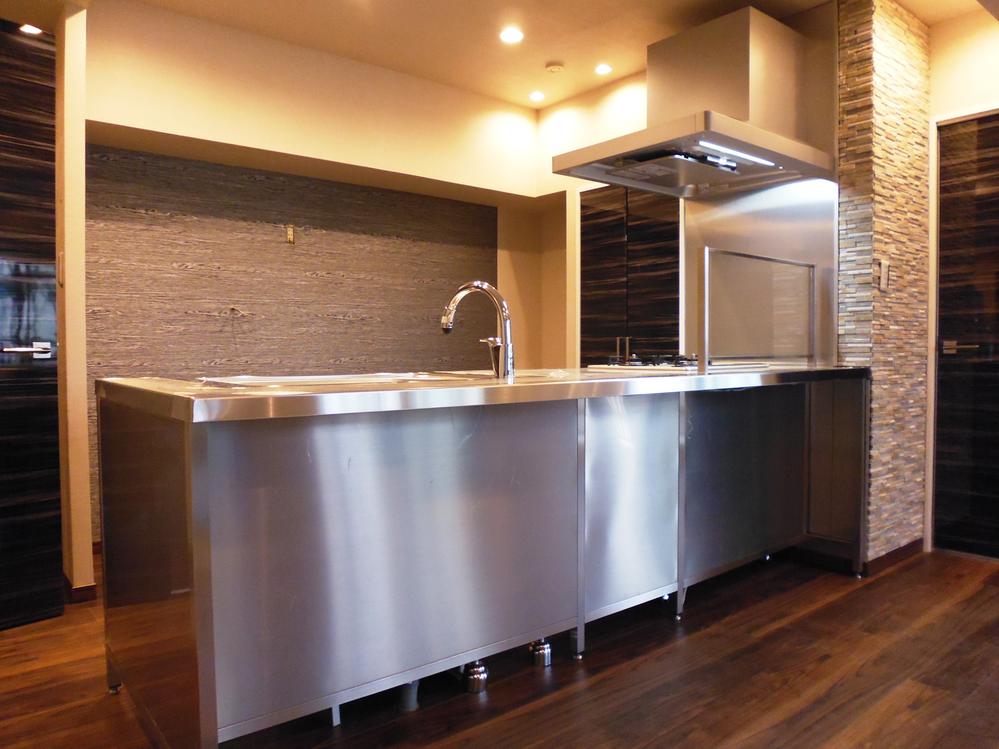 Kitchen. Dishwasher ・ With water purifier, Swan type automatic faucet