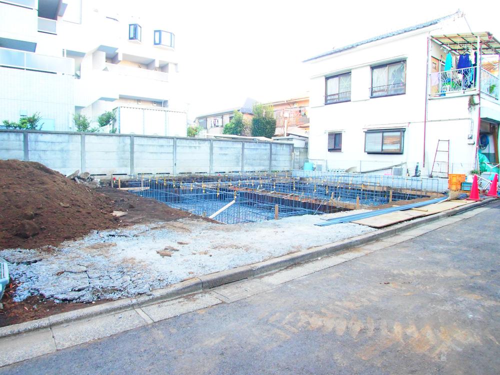 Local appearance photo. Local (12 May 2013) Shooting