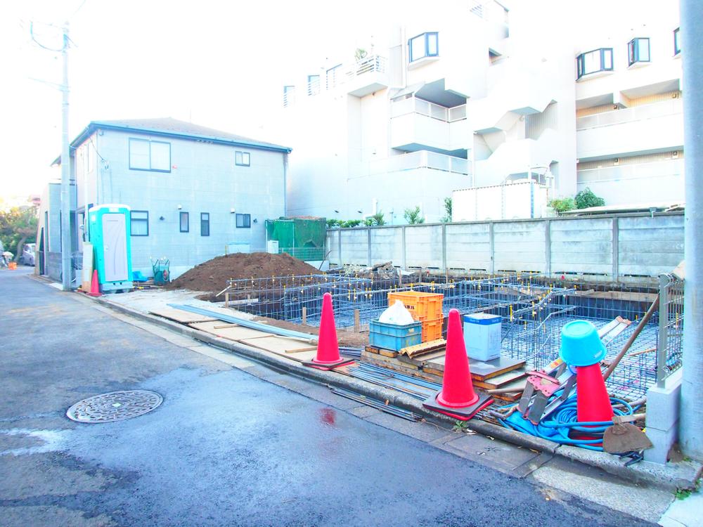 Local photos, including front road. Local (12 May 2013) Shooting