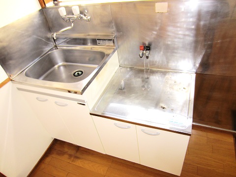 Kitchen. Two-burner gas stove installation Allowed
