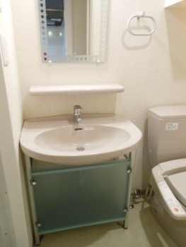 Washroom. ※ In fact the we use the photos in the same building may be different.