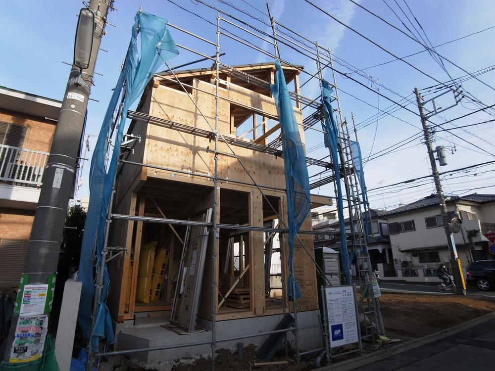 Local appearance photo. Local (12 May 2013) Shooting