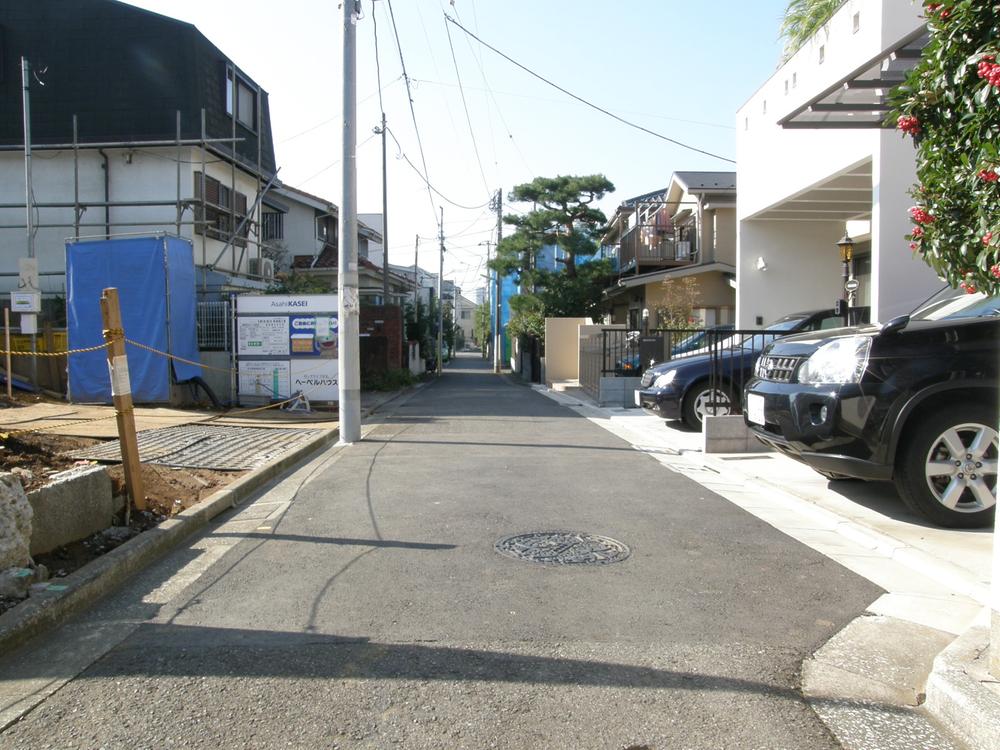 Local photos, including front road. It is land facing the north side 4m public roads. Local (11 May 2013) Shooting