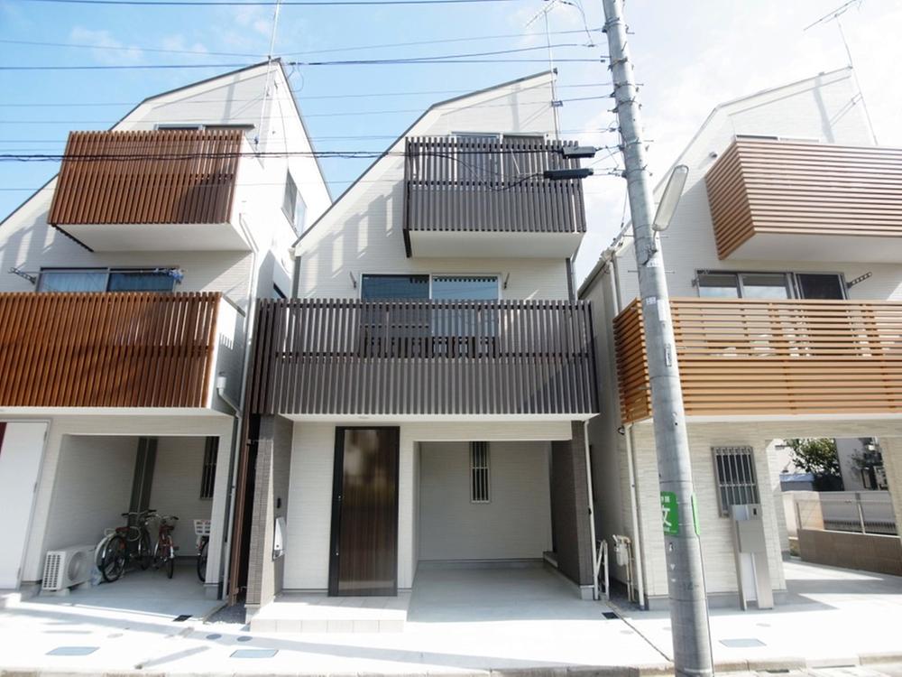 Local appearance photo. Local (10 May 2013) Shooting