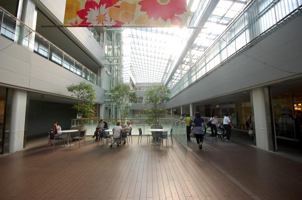 station. Seijogakuen to the station 1440m