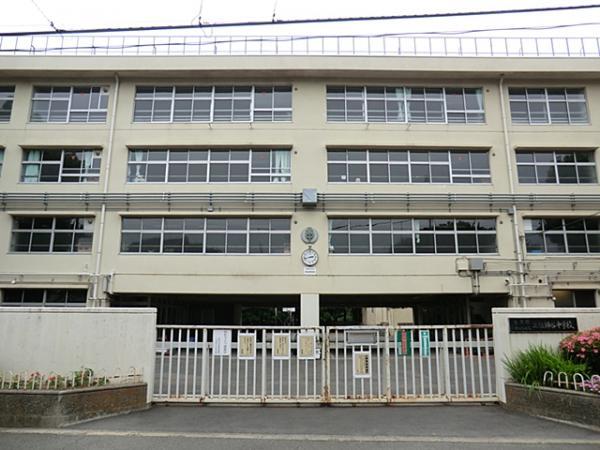 Junior high school. Kamisoshigaya 300m until junior high school