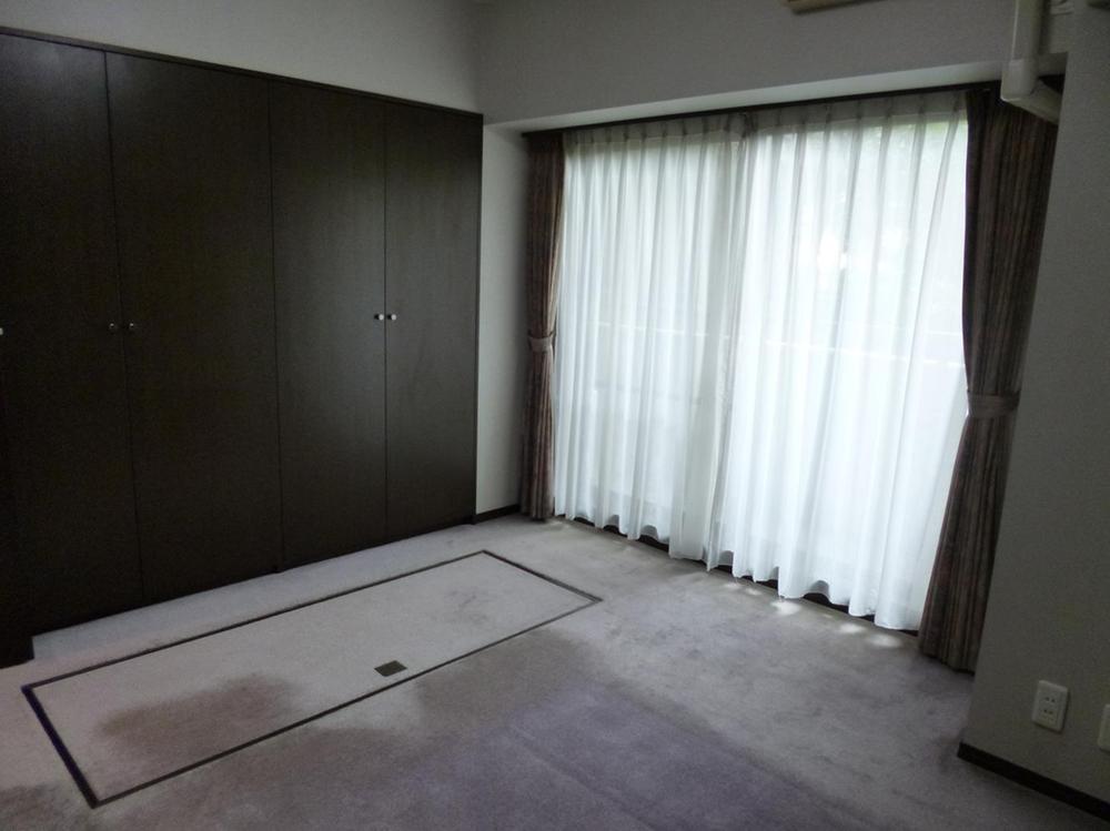 Non-living room. Western-style 1 7.7 Pledge