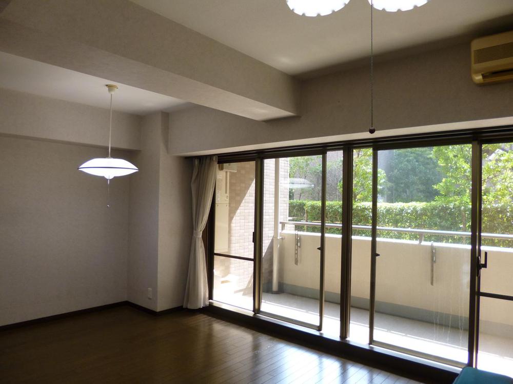 Living. Living-dining