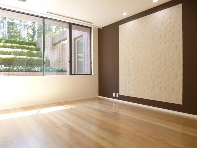 Non-living room. MBR