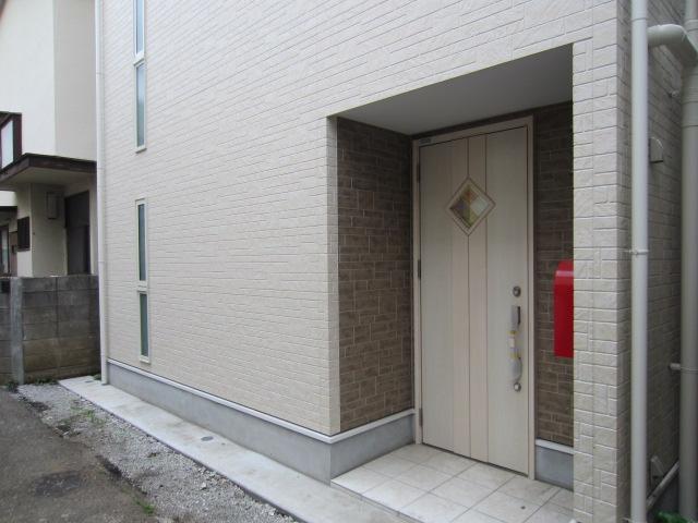 Local photos, including front road. Local (May 2013) Shooting