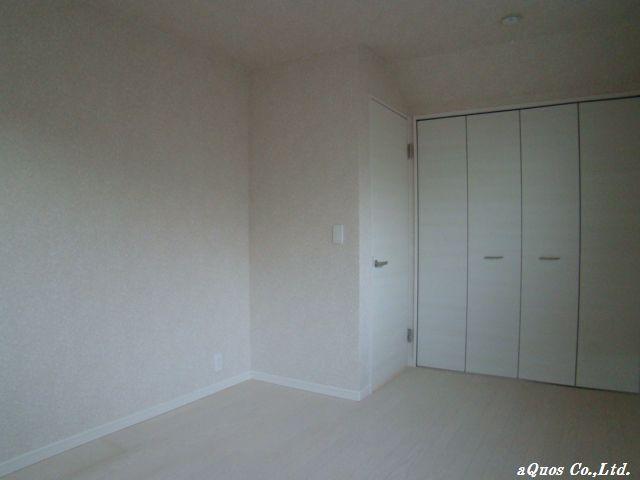 Non-living room. Indoor (11 May 2013) Shooting