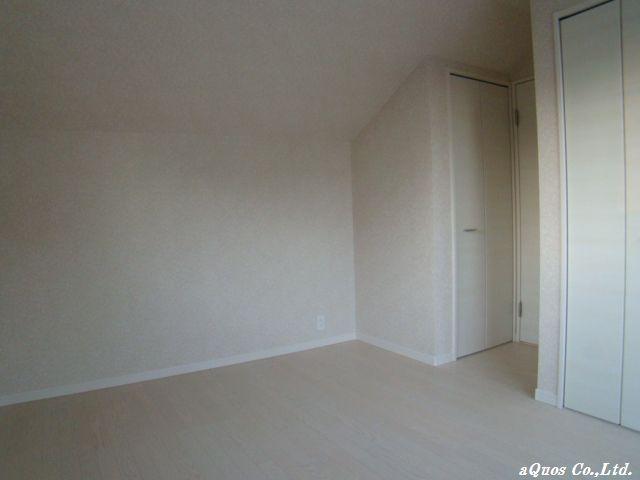 Non-living room. Indoor (11 May 2013) Shooting