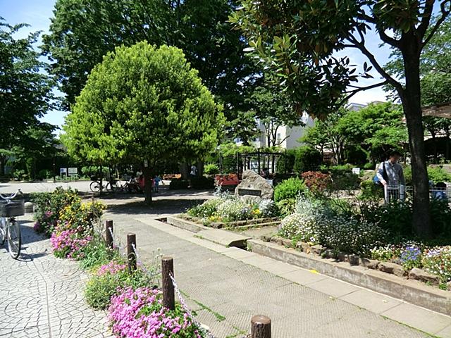 park. 453m until Sakurajosui park