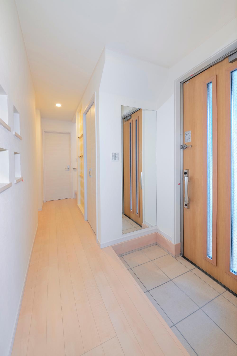 Entrance. Local (12 May 2013) Shooting 1 Building