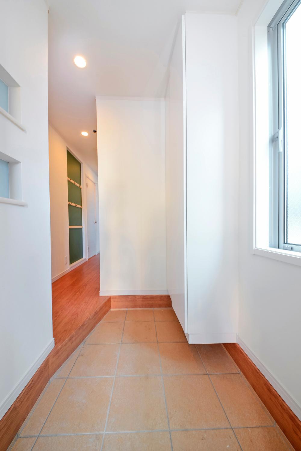 Entrance. Indoor (12 May 2013) Shooting Building 3