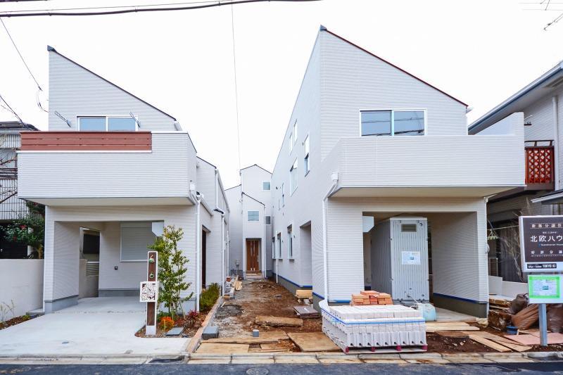 Local appearance photo. Local (12 May 2013) Shooting