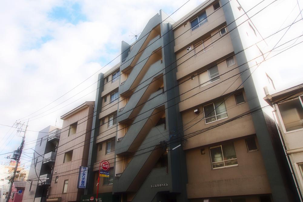 Local appearance photo. Local (11 May 2013) Shooting