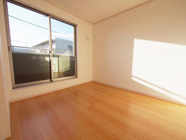 Non-living room. bedroom