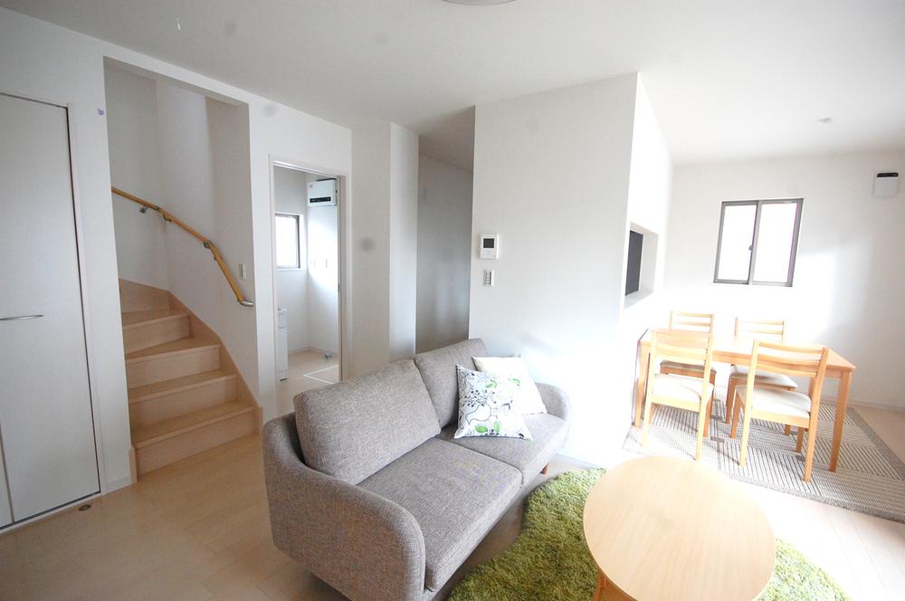 Same specifications photos (living). Example of construction