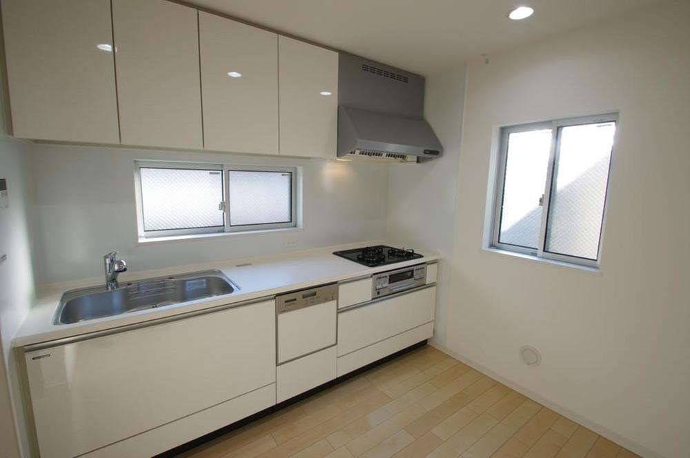 Kitchen. Local (12 May 2013) Shooting